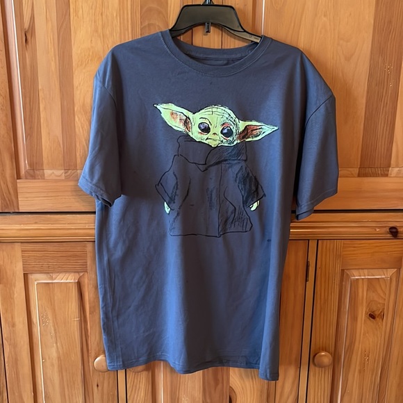 Lot of 3 brand new shirts -size Large. Mickey Mouse, Super Mario & Baby Yoda - Picture 8 of 10